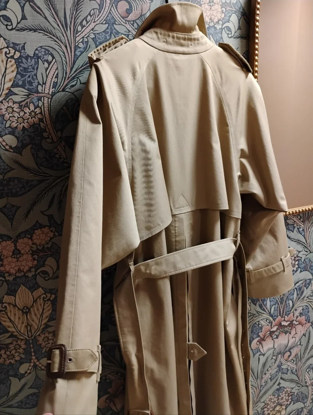 Vintage Burberry Beige Trench Coat with Removable Liner - Picture 6 of 16